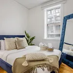 Chic 4Br Haven Sunlit In Downtown Mtl