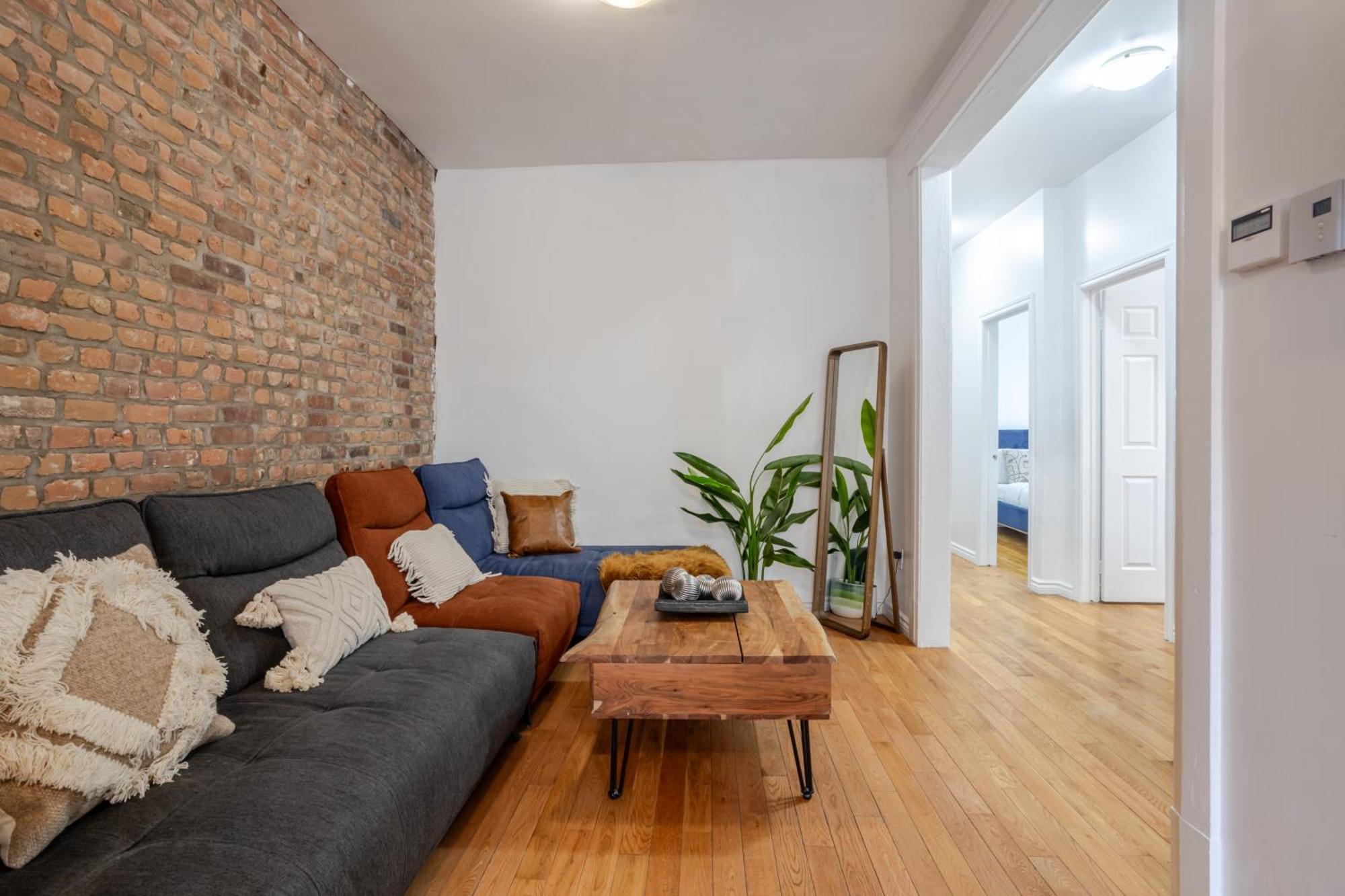 Chic 4br Haven Sunlit In Downtown Mtl * Montréal